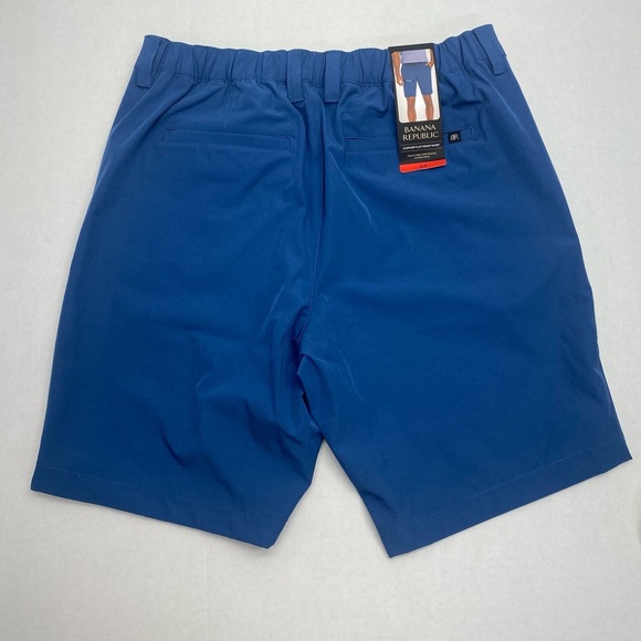 BANANA REPUBLIC SHORTS NWT MENS 34 BLUE CASUAL GOLF - Picture 2 of 10